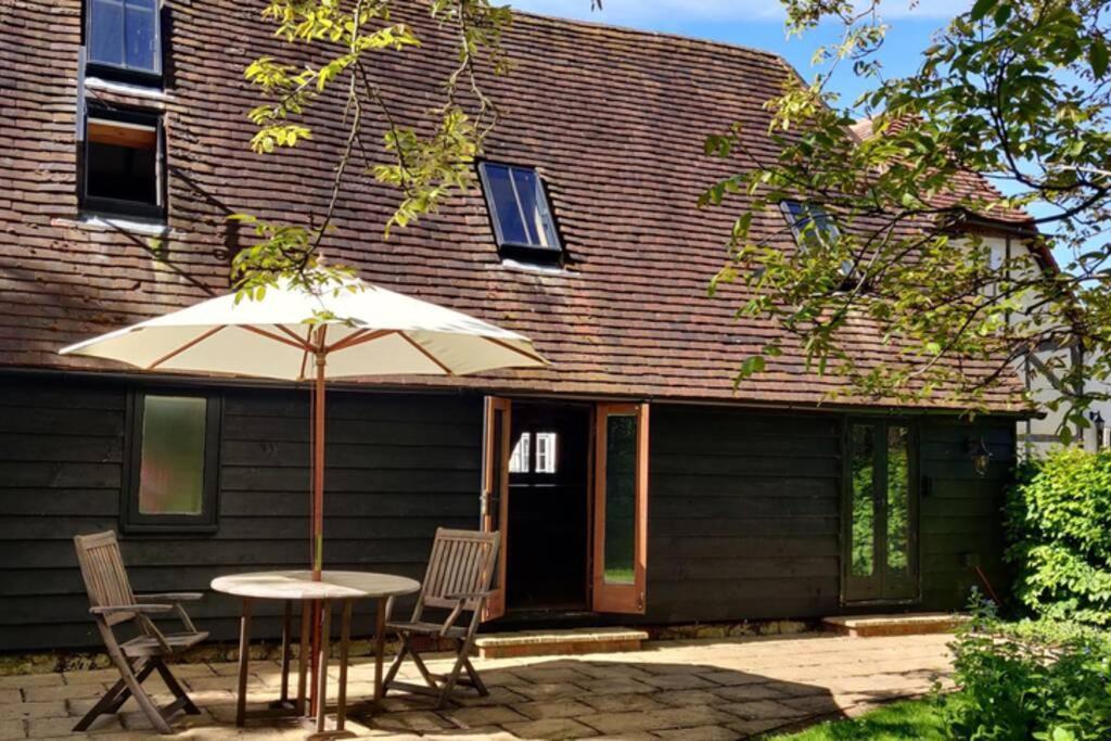 Cosy Listed Barn In Peaceful Country Village Granborough Eksteriør billede